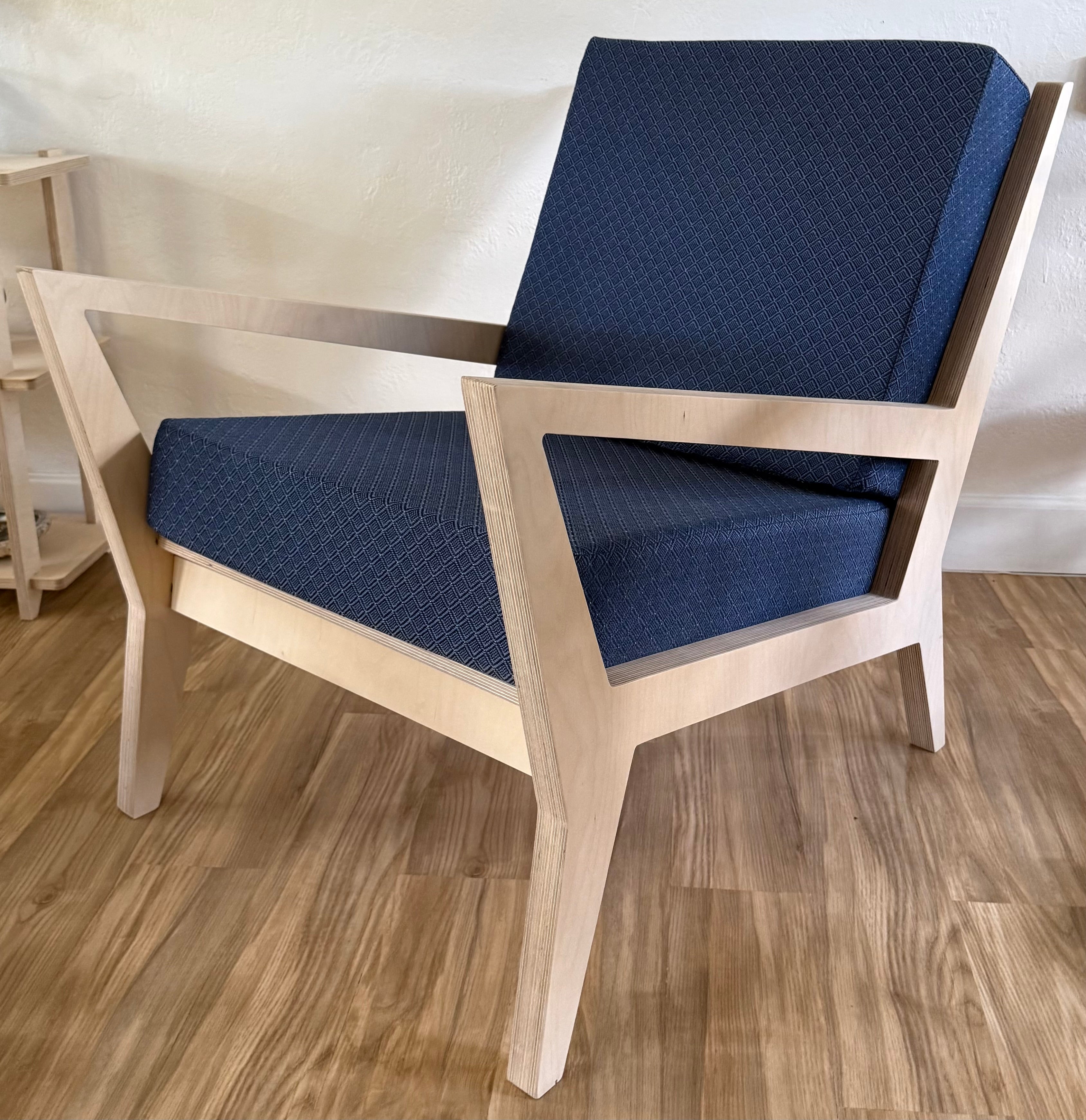 Unfinished Wülf Chair with cushions